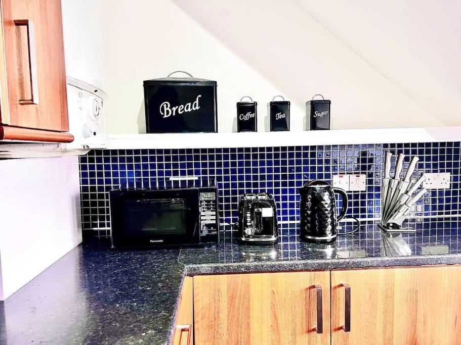 Crown House Two Bedroom Apartment แอเบอร์ดีน ภายนอก รูปภาพ