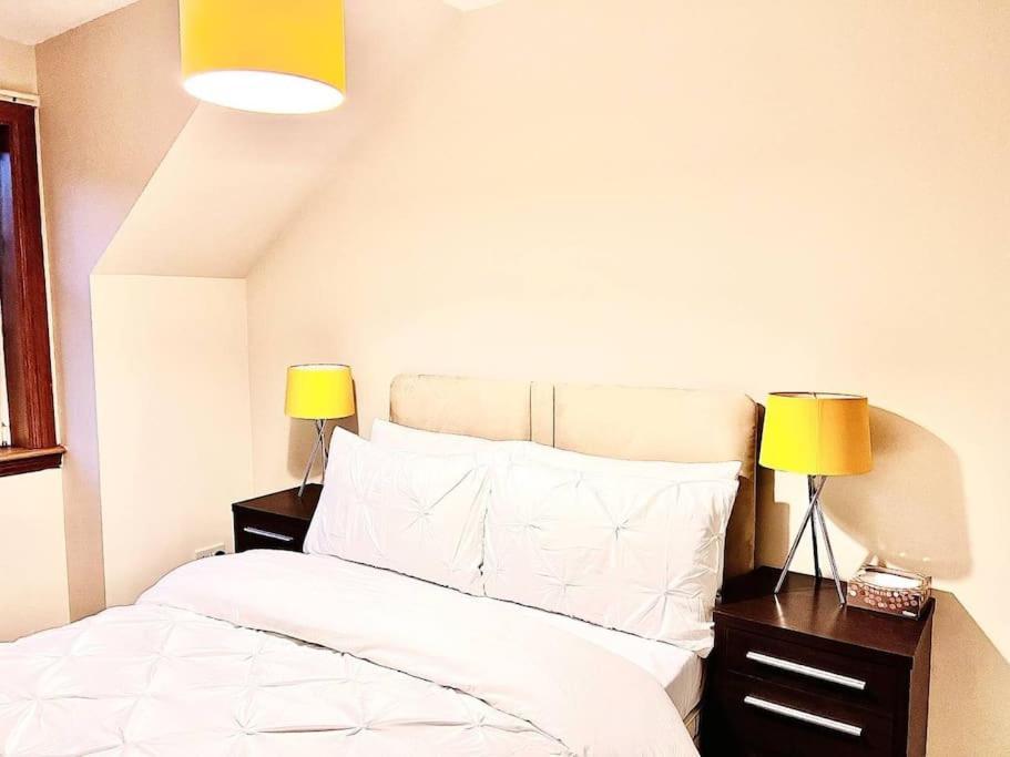Crown House Two Bedroom Apartment แอเบอร์ดีน ภายนอก รูปภาพ