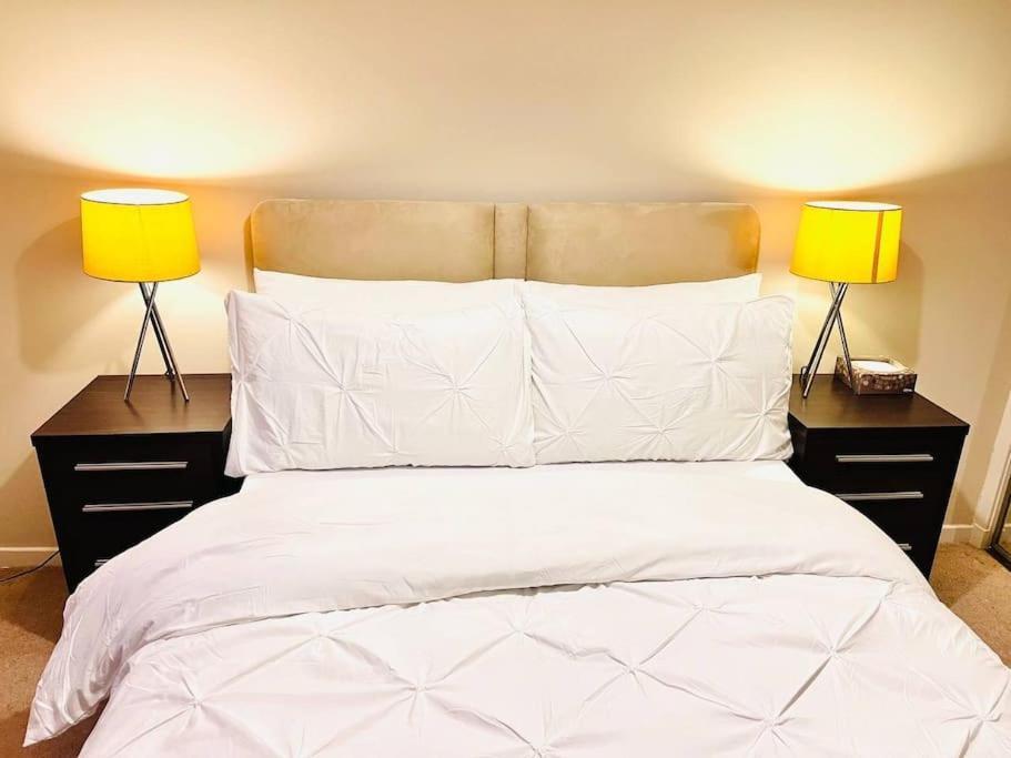Crown House Two Bedroom Apartment แอเบอร์ดีน ภายนอก รูปภาพ